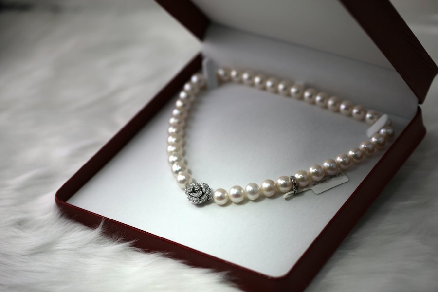 Pearl necklace in a red velvet box